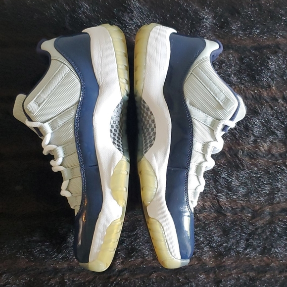 Air Jordan 11 Retro Low George Town Size 9 - Picture 2 of 11
